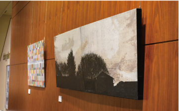出展者それぞれの作品を並べて展示